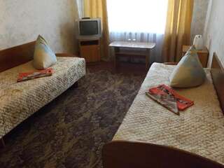 Отель Отель Сигнал ДОСААФ Могилев Спальное место в бюджетном двухместном номере с 2 отдельными кроватями-8